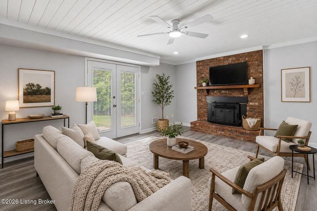 1107 Bruce Wood Ct, Louisville, KY 40245