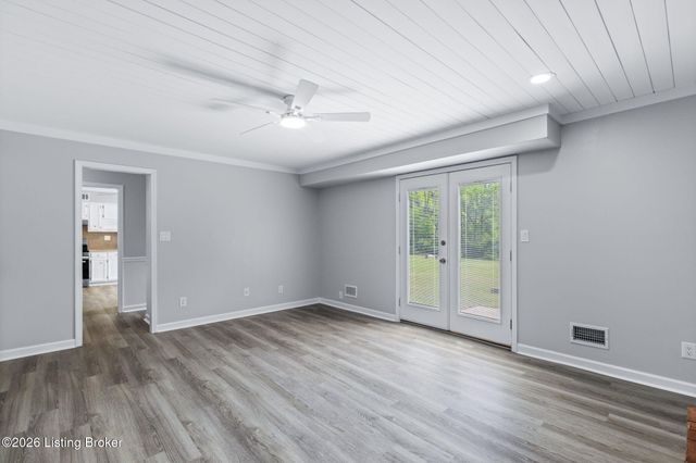 1107 Bruce Wood Ct, Louisville, KY 40245