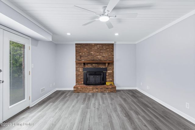 1107 Bruce Wood Ct, Louisville, KY 40245