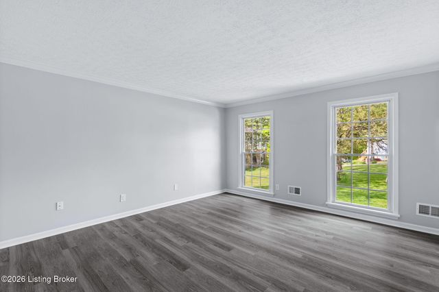 1107 Bruce Wood Ct, Louisville, KY 40245