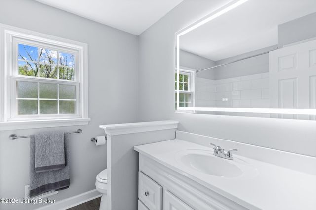 1107 Bruce Wood Ct, Louisville, KY 40245