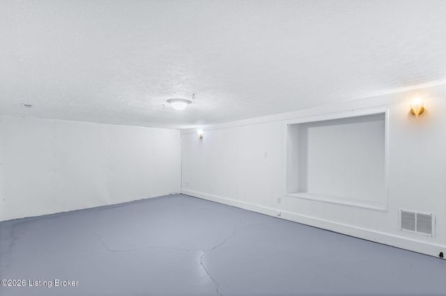 1107 Bruce Wood Ct, Louisville, KY 40245