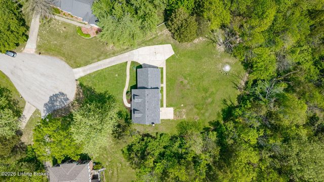 1107 Bruce Wood Ct, Louisville, KY 40245