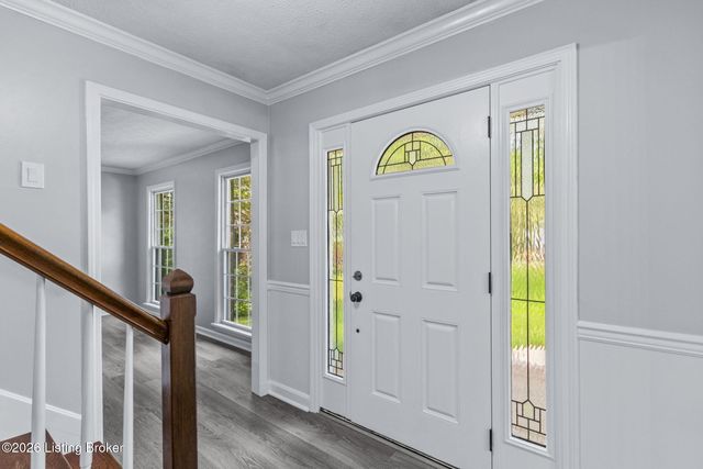 1107 Bruce Wood Ct, Louisville, KY 40245