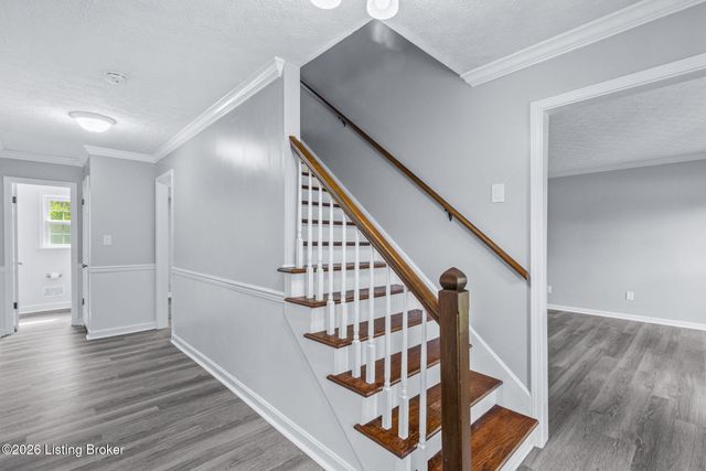 1107 Bruce Wood Ct, Louisville, KY 40245