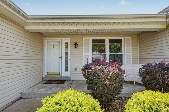 304 Thoroughbred Trail, St Peters, MO 63376