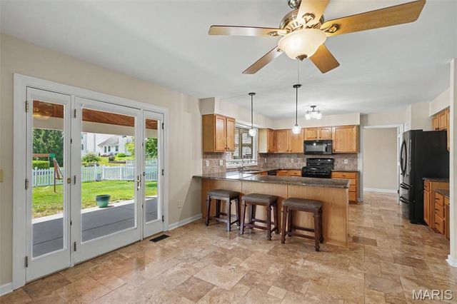 304 Thoroughbred Trail, St Peters, MO 63376