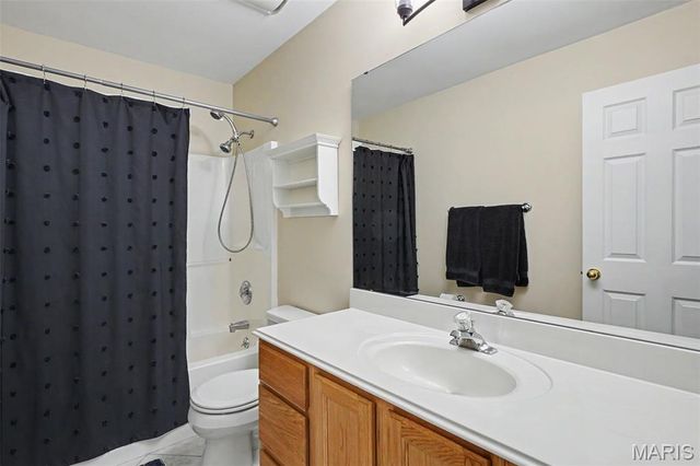 304 Thoroughbred Trail, St Peters, MO 63376