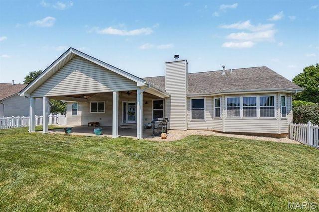304 Thoroughbred Trail, St Peters, MO 63376