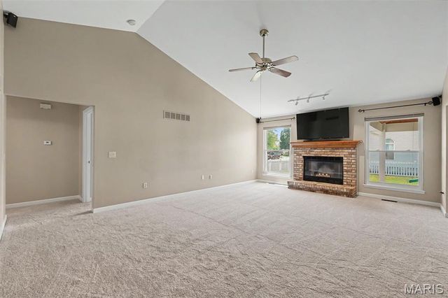 304 Thoroughbred Trail, St Peters, MO 63376
