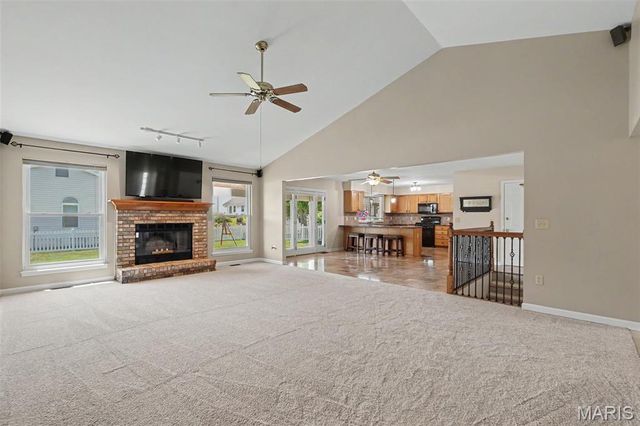 304 Thoroughbred Trail, St Peters, MO 63376