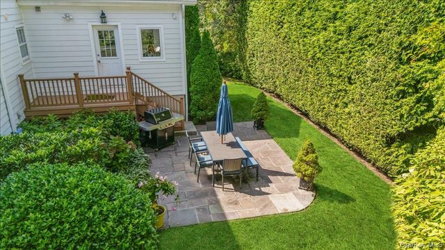 6 Rockwood Drive, Larchmont, NY 10538