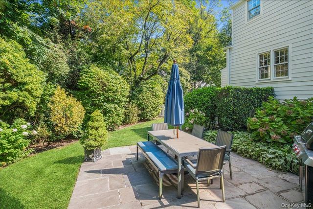 6 Rockwood Drive, Larchmont, NY 10538