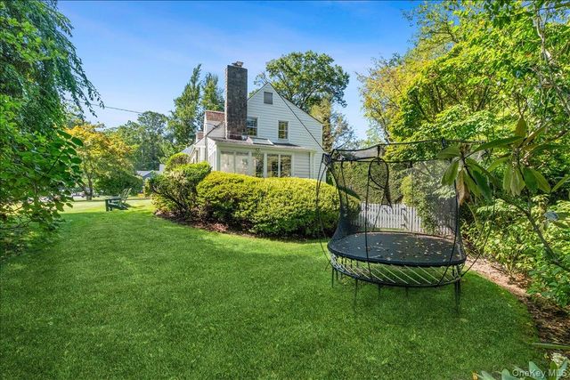 6 Rockwood Drive, Larchmont, NY 10538