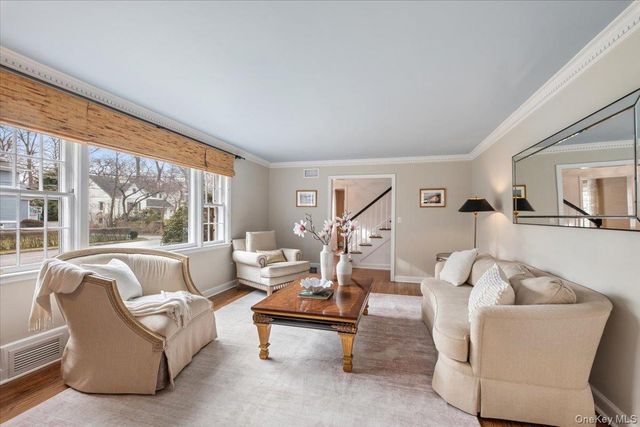 6 Rockwood Drive, Larchmont, NY 10538