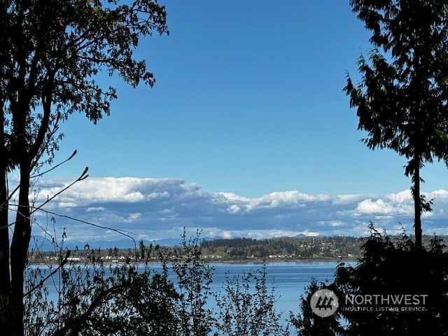 5528 Pine Siskin Rd., Blaine, WA 98230