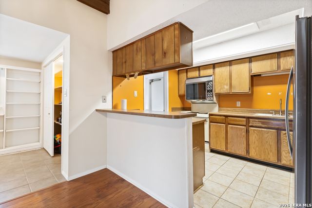 6714 Fair Lake Drive, San Antonio, TX 78244