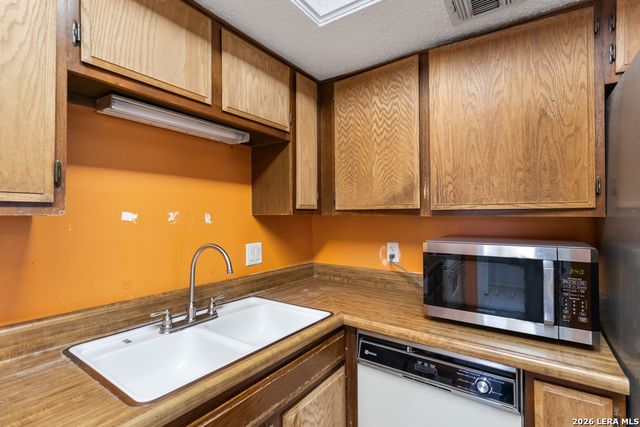 6714 Fair Lake Drive, San Antonio, TX 78244