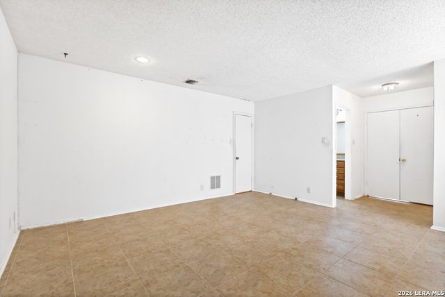 6714 Fair Lake Drive, San Antonio, TX 78244