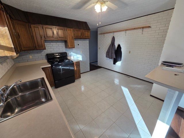 1025 Lake Shore Drive, Mt Vernon, IL 62864