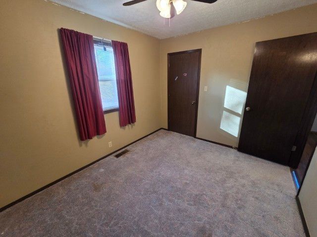 1025 Lake Shore Drive, Mt Vernon, IL 62864