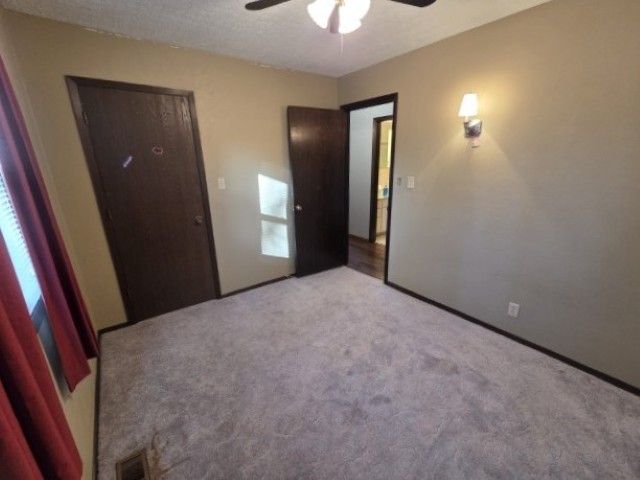 1025 Lake Shore Drive, Mt Vernon, IL 62864