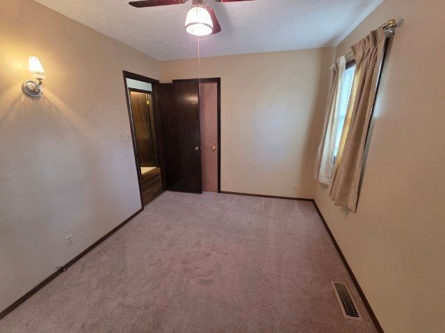 1025 Lake Shore Drive, Mt Vernon, IL 62864