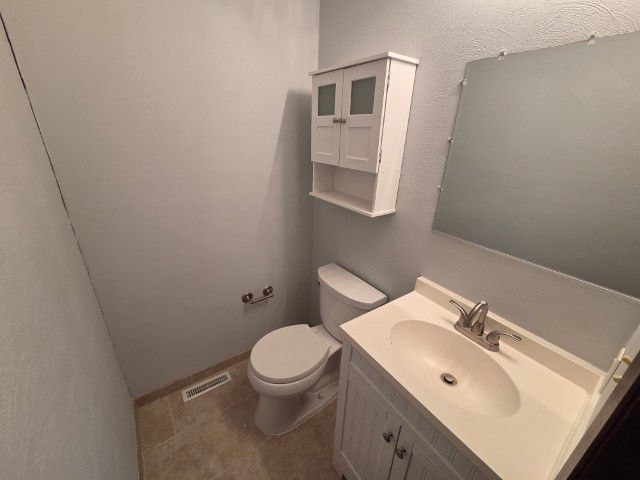 1025 Lake Shore Drive, Mt Vernon, IL 62864