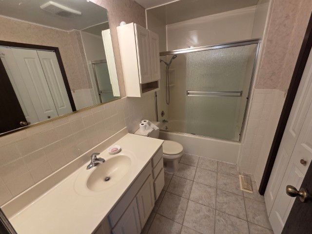 1025 Lake Shore Drive, Mt Vernon, IL 62864