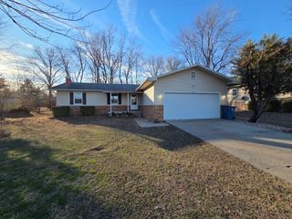 1025 Lake Shore Drive, Mt Vernon, IL 62864