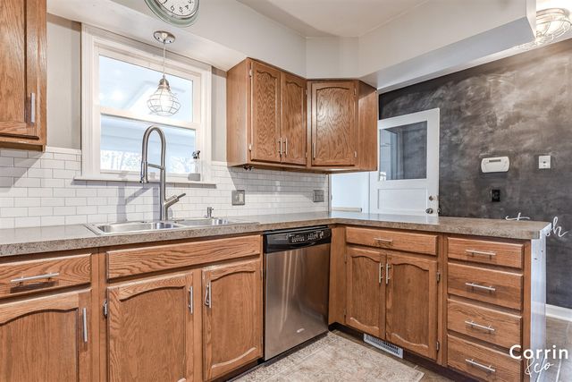 2552 Belfast Avenue, Grand Rapids, MI 49507