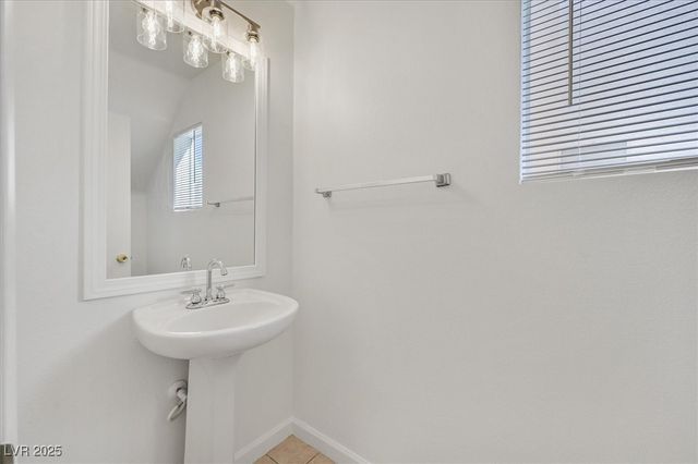 8817 Rising Creek Court, Las Vegas, NV 89148