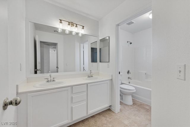 8817 Rising Creek Court, Las Vegas, NV 89148