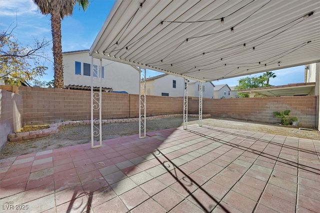 8817 Rising Creek Court, Las Vegas, NV 89148