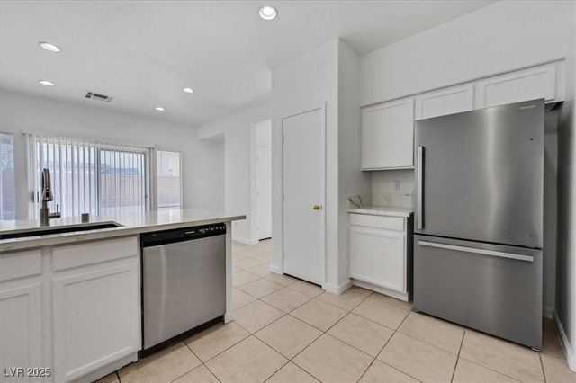 8817 Rising Creek Court, Las Vegas, NV 89148