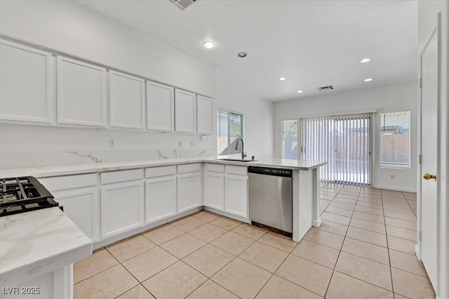 8817 Rising Creek Court, Las Vegas, NV 89148