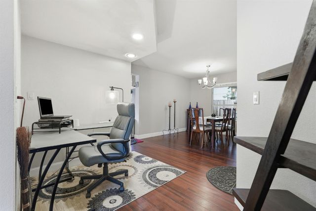 7831 River Estates Dr, Sacramento, CA 95831