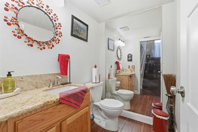 7831 River Estates Dr, Sacramento, CA 95831