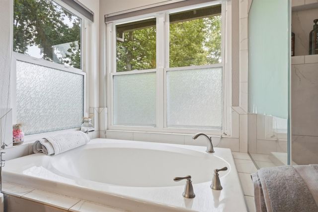 7831 River Estates Dr, Sacramento, CA 95831