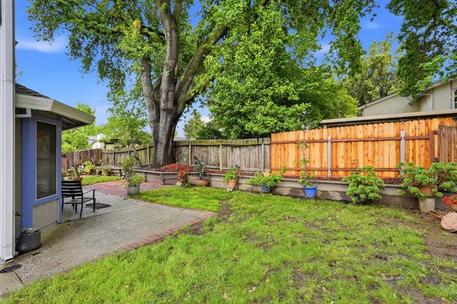 7831 River Estates Dr, Sacramento, CA 95831