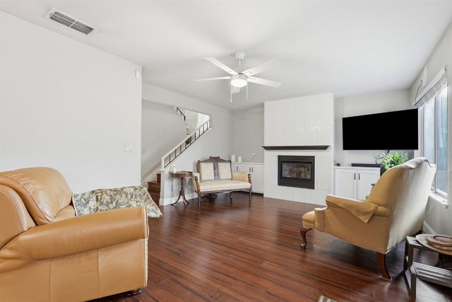 7831 River Estates Dr, Sacramento, CA 95831