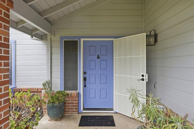 7831 River Estates Dr, Sacramento, CA 95831