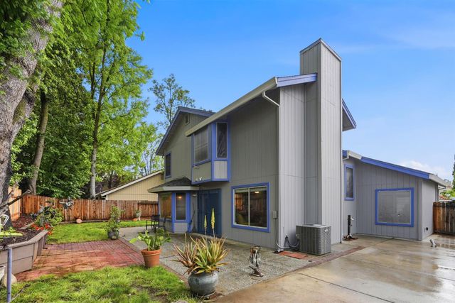 7831 River Estates Dr, Sacramento, CA 95831