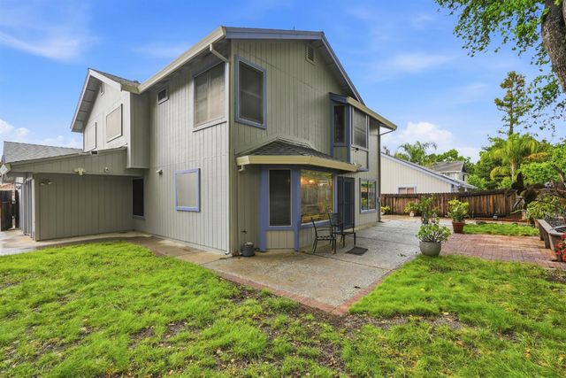 7831 River Estates Dr, Sacramento, CA 95831