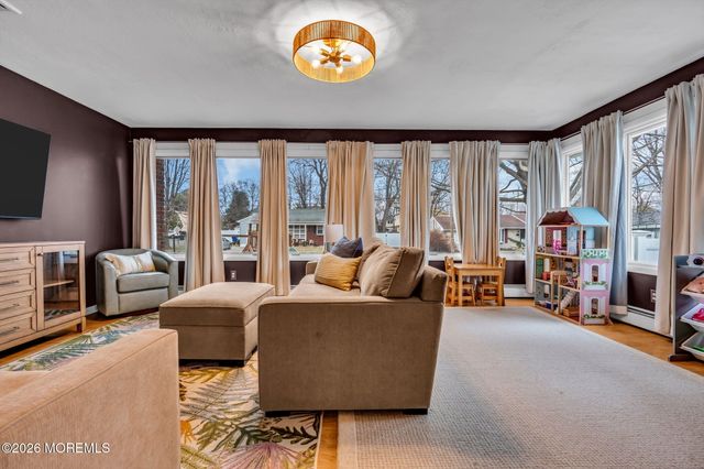 477 N Fox Avenue, Belford, NJ 07718