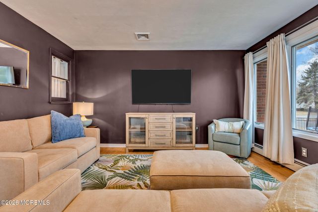 477 N Fox Avenue, Belford, NJ 07718