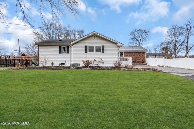 477 N Fox Avenue, Belford, NJ 07718