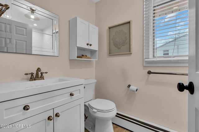 477 N Fox Avenue, Belford, NJ 07718