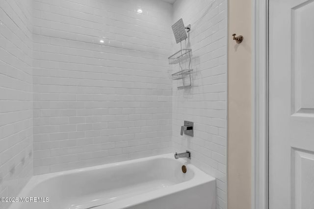 477 N Fox Avenue, Belford, NJ 07718