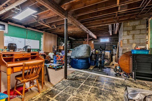 477 N Fox Avenue, Belford, NJ 07718